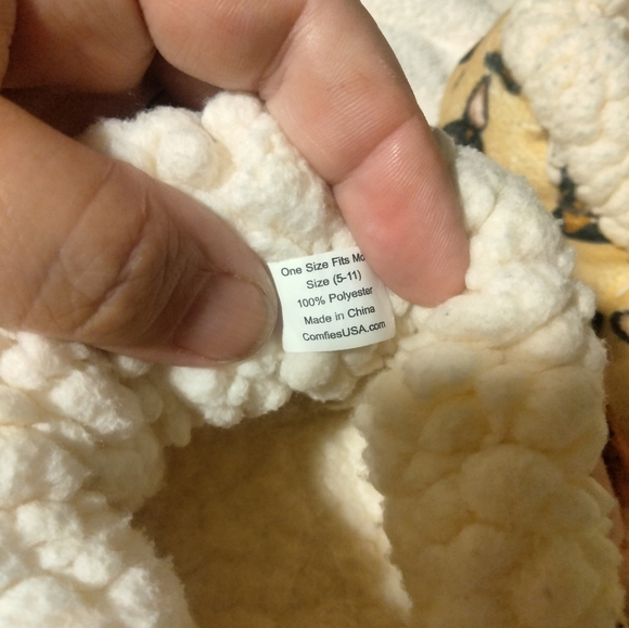 Comfies Slippers 2 pairs - Picture 6 of 12